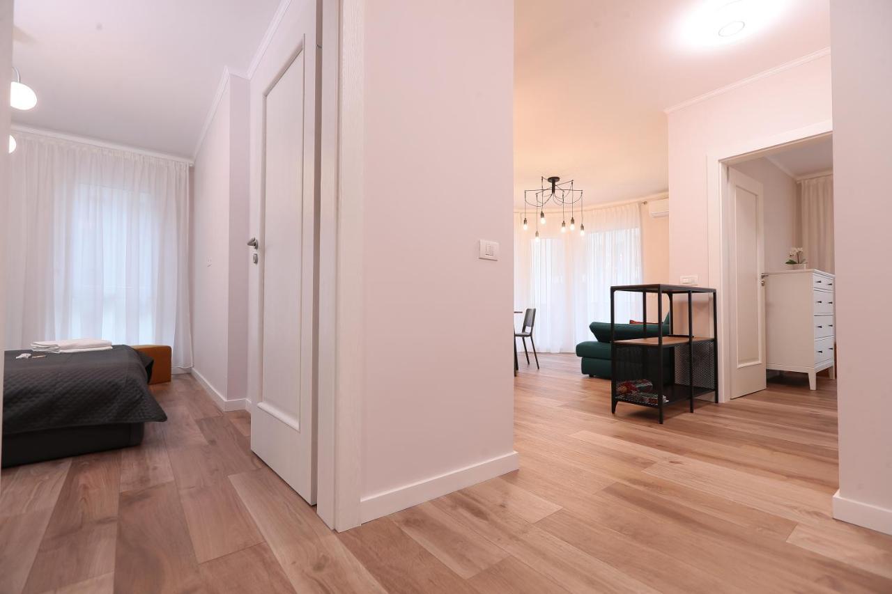 Julia'S Apartment Орадеа Екстериор снимка
